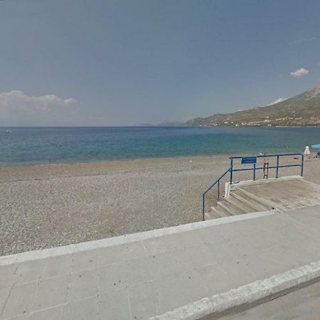 Loutraki Μοναδικής Θέσης Διαμέρισμα Στη Θάλασσα エクステリア 写真